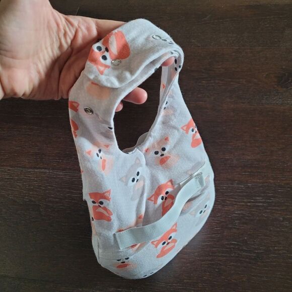 🤸‍♀️3 for 12🤸‍♂️ Carter's Willow Pillow Snap Bib - Picture 1 of 3